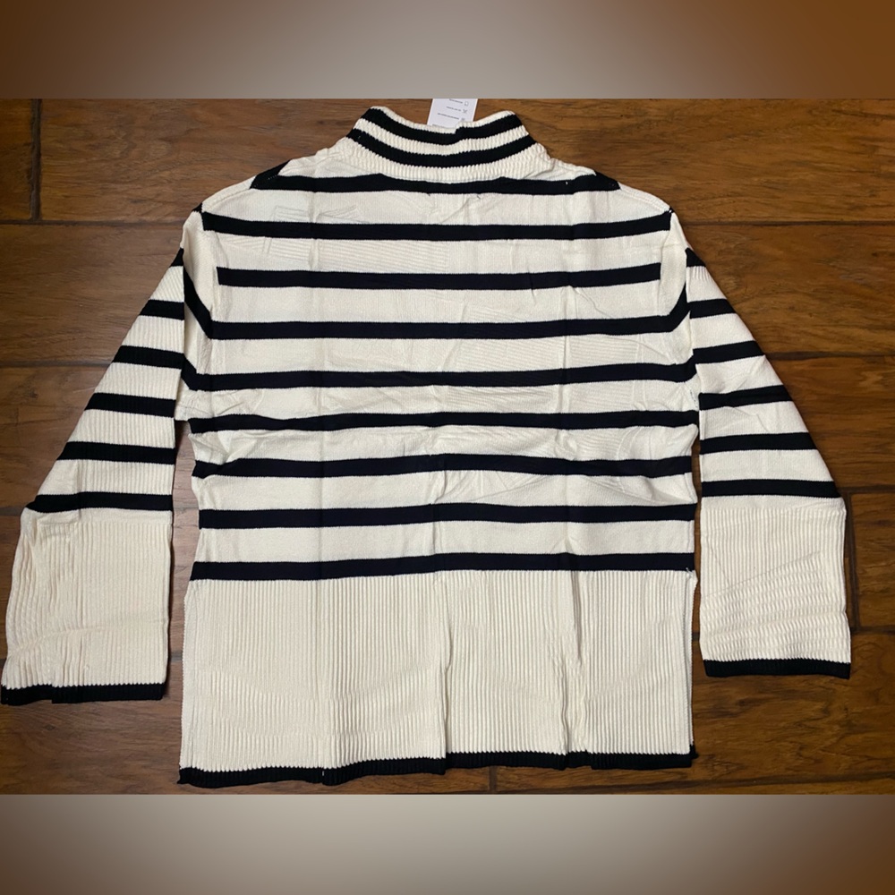 Zesica Black and White Striped Women’s Cozy Sweater Size Lg - Picture 8 of 8